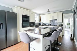 Kitchen / Breakfast Room- click for photo gallery